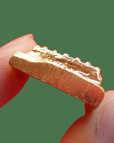 เหรียญหล่อพิมพ์เตารีด วัดในหาน ปี36 เนื้อทองทิพย์