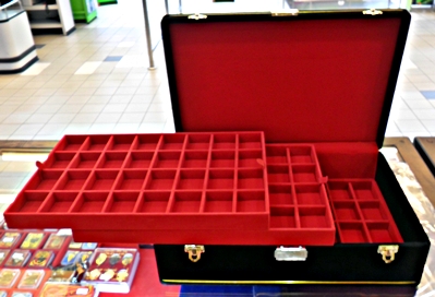 กล่องกำมะหยี่ 3 ชั้น 96 ช่อง มีกุญแจล๊อก (สีดำ + สีแดง)