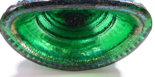 พระแก้วพิธี 25 พุทธศตวรรษ สีเขียวมีปรอทเต็มครับ 