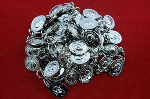 เหรียญเม็ดแตงชุบนิเกิ้ล หลวงพ่อทวด วัดช้างให้ ปัตตานี ปี 55 (50 เหรียญ)