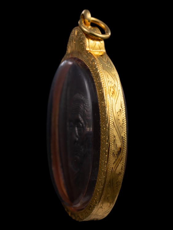 เหรียญหน้าแก่ หลวงปู่สี วัดเขาถ้ำบุญนาค เนื้อทองแดง ปี2519 พร้อมเลี่ยมทอง พร้อมบัตรรับรอง