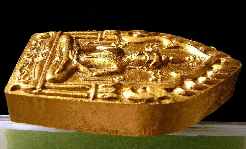 1 ใน 999 องค์ ขุนแผนผงพรายกุมาร รุ่น พรายทอง พิมพ์ใหญ่ ฝังปรกใบมะขาม เนื้อว่านดอกทอง พร้อมกล่องเดิม - 3