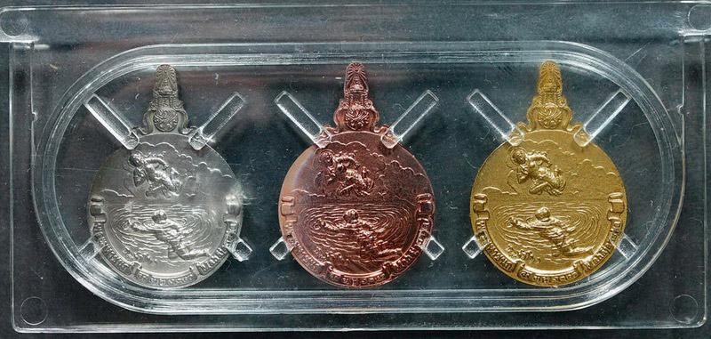 ชุดเหรียญสามกษัตริย์เล็กพระมหาชนกเหรียญแห่งความเพียร ปี 2542  - 2