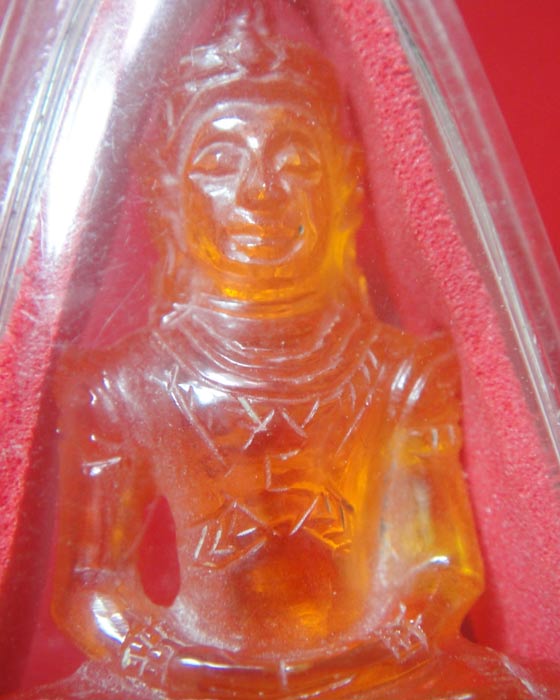พระแก้วแดงทรงเครื่องจักรพรรดิ์ รุ่น ๑ วัดถ้ำเมืองนะ เชียงใหม่ หลวงตาม้าศิษย์หลวงปู่ดู่ - 3