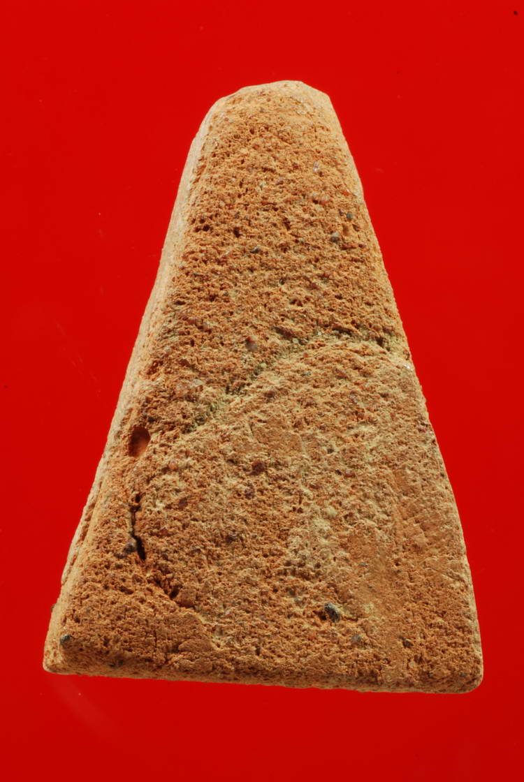 พิมพ์หูยาน ตัดเดี่ยว กรุสันกู่เหล็ก ศิลปะหริภุญชัย อายุกว่า1200ปี เนื้อดิน ลำพูน - 2