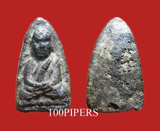 หลวงปู่ทวดเนื้อว่าน รุ่นแรก พิมพ์กลาง ปี2497 องค์นี้ของลูกสาวครับ - 1