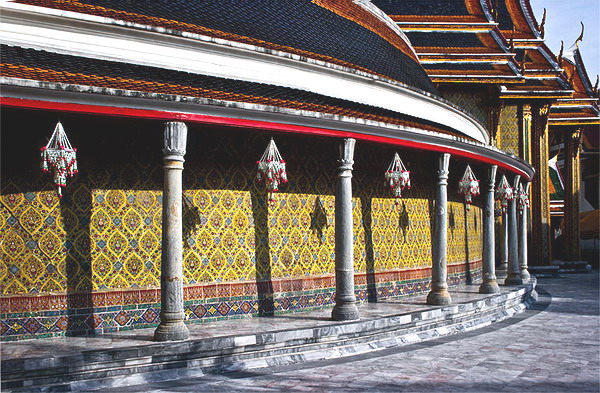 ‘พระระเบียงคดหรือพระวิหารคด’