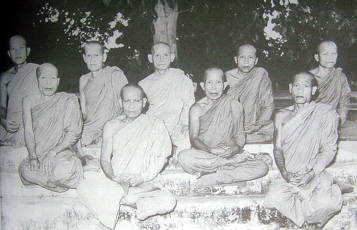 หลวงปู่อ่อนสา สุขกาโร