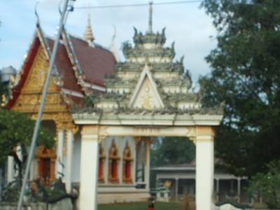 วัดท่าลาด