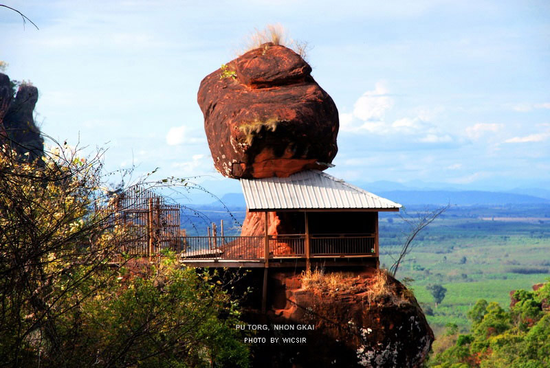 วัดเจติยาคิรีวิหาร (วัดภูทอก) 