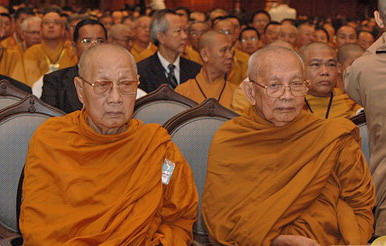 ซ้าย : พระกิตติสารมุนี (ประจวบ กนฺตาจาโร) สมณศักดิ์สุดท้ายที่ สมเด็จพระพุทธชินวงศ์  ขวา : พระเทพกวี (ประยูร สนฺตงฺกุโร ป.ธ. ๙) สมณศักดิ์สุดท้ายที่ สมเด็จพระญาณวโรดม 