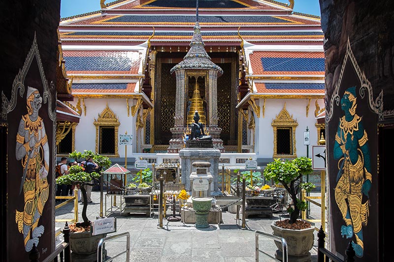 วัดพระศรีรัตนศาสดาราม วัดพระแก้วมรกต วัดสำคัญที่สุดของกรุงรัตนโกสินทร์