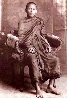 พระญาณดิลก (รอด วราสโย) วัดเสนาสนาราม  พระอนุสาวนาจารย์ในคราวทรงอุปสมบท    