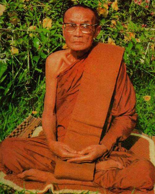 พระครูวิมลญาณวิจิตร  (หลวงปู่บุญ ชินวํโส)   วัดป่าศรีสว่างแดนดิน  เลขที่ ๒๐๘ หมู่ที่ ๖  ต.สว่างแดนดิน อ.สว่างแดนดิน จ.สกลนคร 