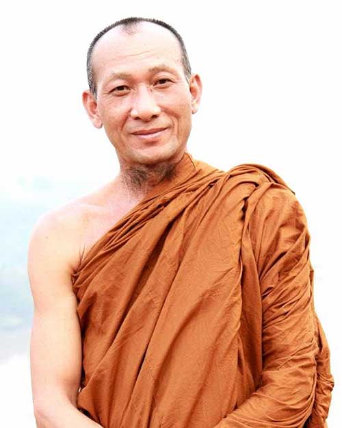 พระอาจารย์ชายแดน สีลสุทโธ  (พระครูวิสุทธิศีลคุณ)   วัดสามัคคีบุญญาราม (วัดคีรีสุบรรพต)  บ้านทุ่งสามัคคี ต.พระบาท อ.เมือง จ.ลำปาง 