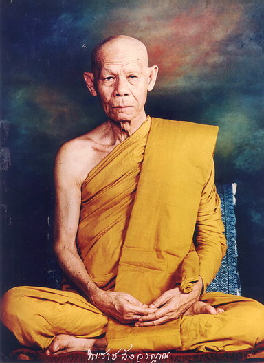 พระราชสังวรญาณ (หลวงพ่อพุธ ฐานิโย) เมื่อครั้งดำรงสมณศักดิ์ที่ พระชินวงศาจารย์ ได้นำคณะพระภิกษุสามเณร-อุบาสกอุบาสิกา มาเคารพศพพระคณาจารย์ ๕ รูปที่ถึงแก่มรณภาพลงพร้อมกัน เมื่อครั้งขบวนรถคณะเชิญศพได้เดินทางมาถึงยังจังหวัดนครราชสีมา