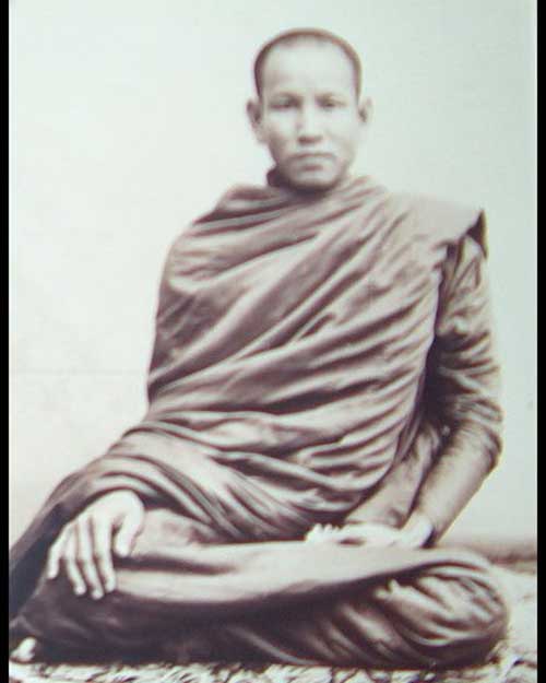 หลวงพ่อสัมมา ขนฺติปาโล   วัดป่าดงชน  ต.ดงชน อ.เมือง จ.สกลนคร 