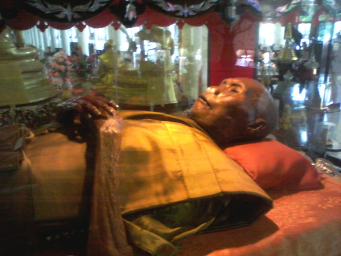 หลวงปู่สังวาลย์ เขมโก วัดทุ่งสามัคคีธรรม
