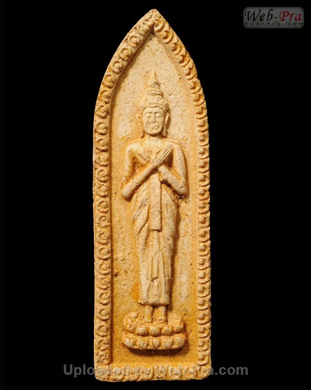 ปี 2524 พระผง รุ่น8 หลวงปู่เพิ่ม ปุญญวสโน (2.เนื้อผง)
