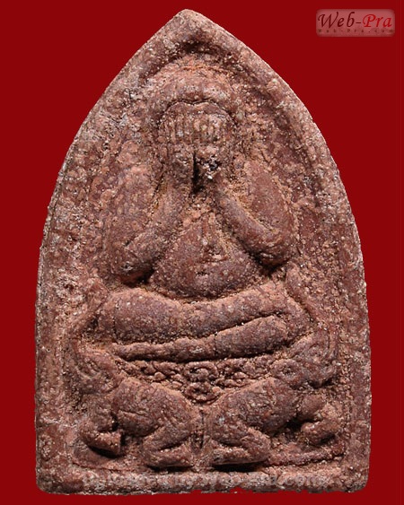 ปี 2526 วัตถุมงคลชุดรุ่นช้างคู่ ออกวัดท้ายน้ำ (4.เนื้อผง)