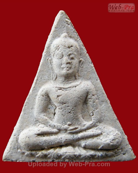 ปี ? พระเนื้อผง พิมพ์สามเหลี่ยมต่างๆ หลวงปู่เย่อ วัดอาษาสงคราม (เนื้อผง)
