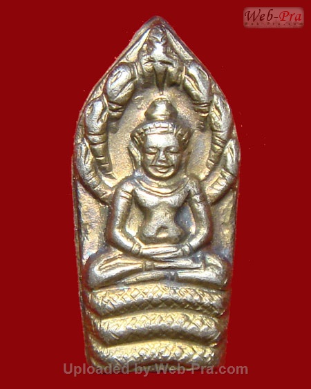 ปี 2518 พระปรกใบมะขาม รุ่นแรกรุ่นเดียว หลวงปู่สิม พุทธาจาโร (1.เนื้อเงิน)