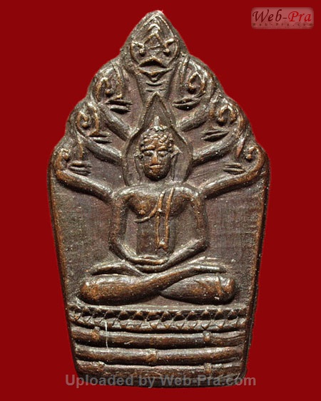 ปี 2519 พระปรกใบมะขาม รุ่นสร้างบารมี หลวงพ่อคูณ ปริสุทโธ วัดบ้านไร่ (เนื้อทองแดง)