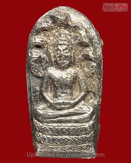 ปี 2517 พระปรกใบมะขาม หลวงพ่อเกษม เขมโก (เนื้อเงิน)