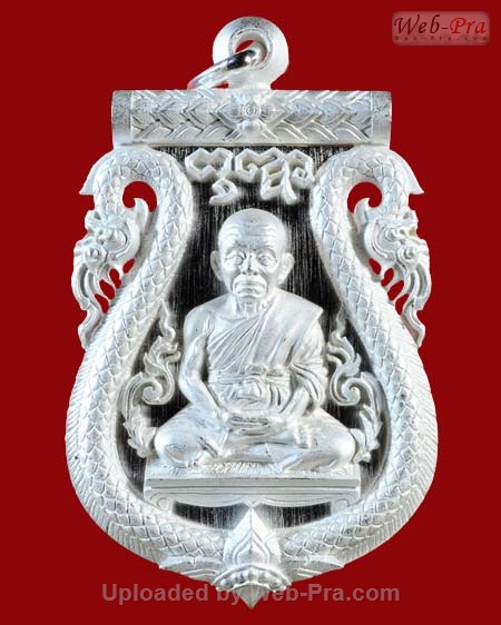 ปี 2554 เหรียญเสมาฉลุ ยกองค์ เลื่อนสมณศักดิ์ พระเทพวิทยาคม หลวงพ่อคูณ ปริสุทโธ วัดบ้านไร่ (4.เนื้อเงิน)