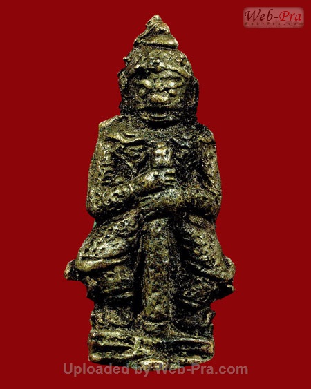 ท้าวเวสสุวรรณ ท่านเจ้าคุณศรี (สนธ์ ยติธโร)วัดสุทัศน์เทพวราราม จ.กรุงเทพฯ (หน้ายักษ์ฐานผ้าทิพย์)