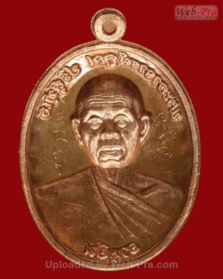 ปี 2553 เหรียญ อายุยืน ครึ่งองค์ หลวงพ่อคูณ ปริสุทโธ วัดบ้านไร่ (7.เนื้อทองแดงขัดเงา)