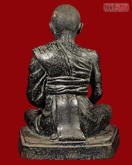 ปี 2521 พระบูชา รุ่นแรก หลวงพ่อคูณ ปริสุทโธ วัดบ้านไร่ (2.แบบที่ 2)