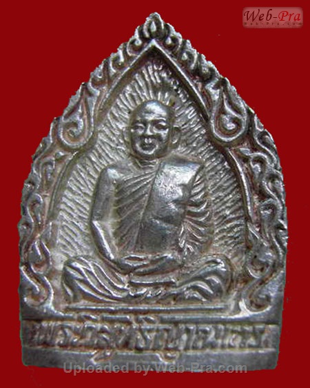 ปี พ.ศ.๒๕๓๖ เหรียญ รุ่น72 เจ้าสัว จัมโบ้ พระอาจารย์สมชาย ฐิตวิริโย (เนื้อเงิน)