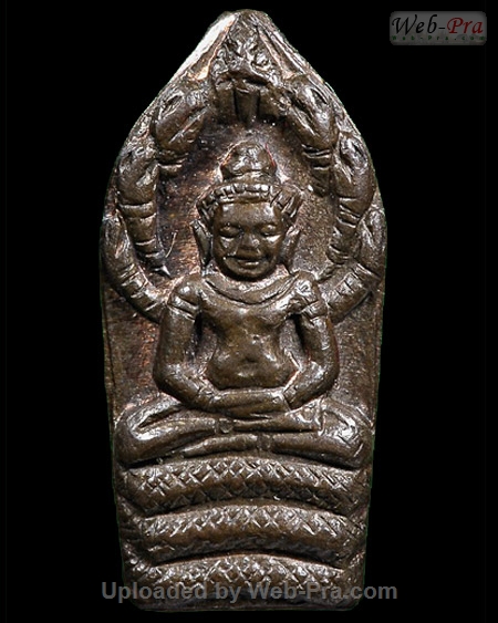 ปี 2517 พระปรกใบมะขาม รุ่นแรก หลวงปู่สี ฉันทสิริ (2.เนื้อนวโลหะ)