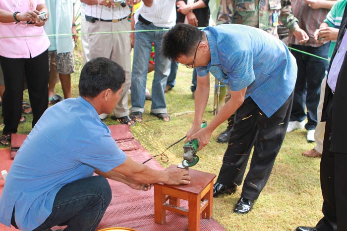 ภาพพิธีปลุกเสกวัตถุมงคล หลวงพ่อลออ ฐานวโร รุ่นเสาร์๕ สร้างโรงพยาบาลตำบลหนองหลวง #3