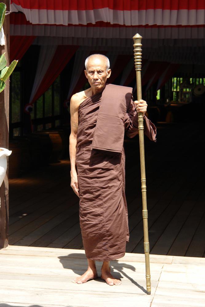 หลวงพ่อทวีศักดิ์ ชุตินธโร (เสือดำ)