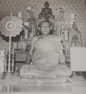 หลวงพ่อเบี้ย วัดไทรทอง