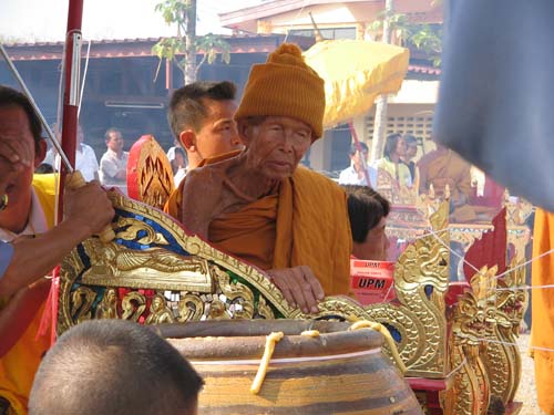 ประวัติ หลวงพ่อจ้อย จนฺทสุวณฺโณ วัดศรีอุทุมพร