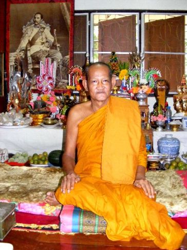 หลวงพ่อชาญ ชุติมันโต เกจิดังแห่งยุค