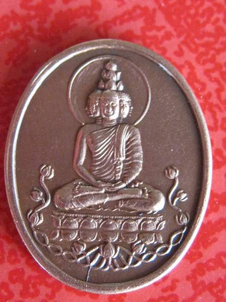พระมหาเศรษฐีนวโกฎิ เนื้อนวโลหะ พิธีเสาร์ห้า วัดไตรมิตร กทม.ปี 53 อ.ลักษณ์ เรขานิเทศ