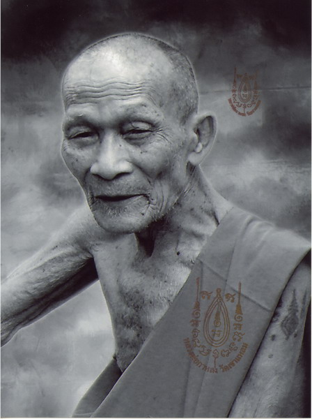 หลวงปู่กาหลง เขี้ยวแก้ว ประวัติของท่าน