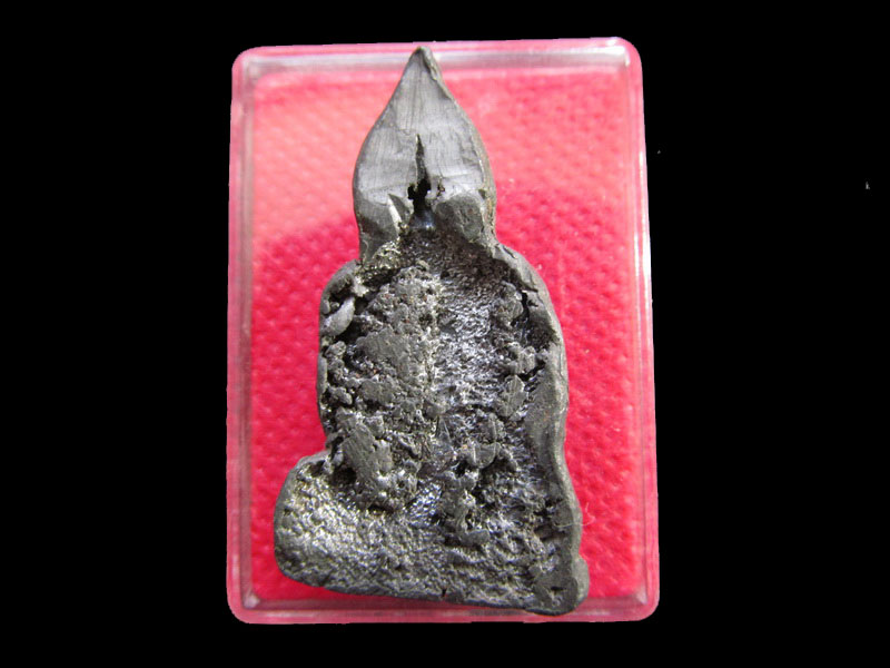 พระหล่อเนื้อชิน มีรักเก่าติดอยู่นิดหน่อย ไม่ทราบที่ครับ.เริ่ม20บาท/.SP.18