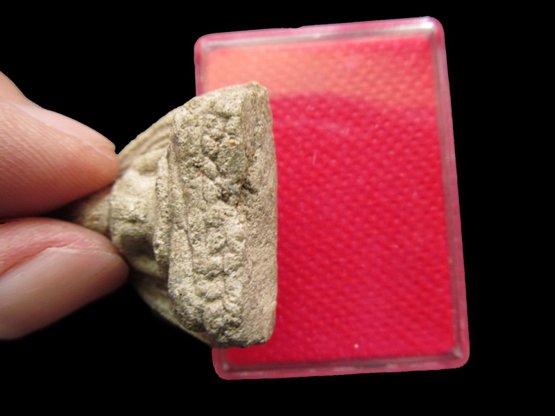 พระพิมพ์หลวงพ่อโต เนื้อผงขาว ไม่ทราบวัดครับ..เริ่ม20บาท/.SP.46