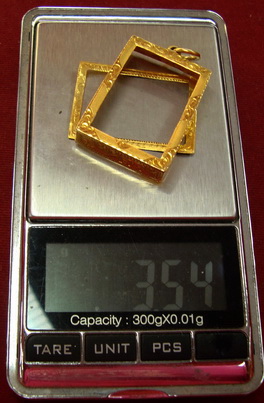กรอบทองคำ สภาพสวยใหม่ ขนาด 3.54 กรัม