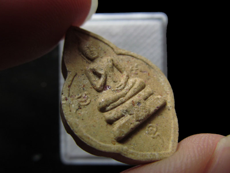 	พระพุทธโรยผงพลอยไม่ทราบวัดครับ .เริ่ม20บาท/.G.140