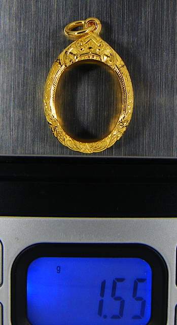 เม็ดแตงหลวงปู่ทวด หูขีด หลังแบบ นิยม ร้านทองสร้าง ((เนื้อทองคำพร้อมกรอบทองแท้สวยๆครับผม))