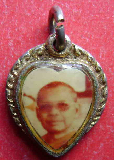 ล็อกเก็ต หลวงพ่อฤาษีลิงดำ วัดท่าซุง จ.อุทัยธานี 2อัน