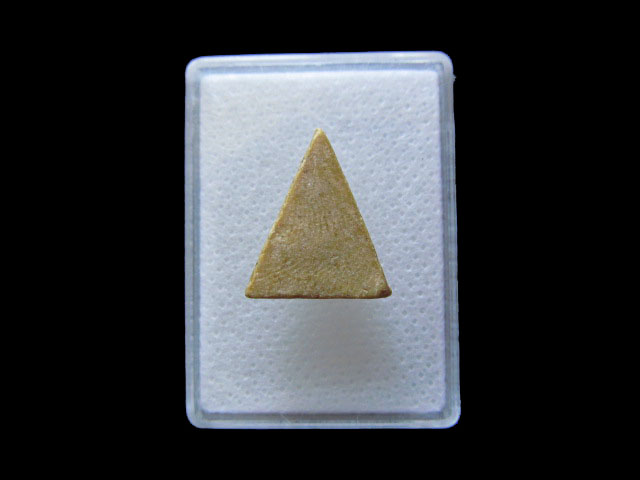 พระนางพญา เนื้อผงน้ำมัน ขนาดเล็กไม่ทราบวัดครับ.เริ่ม20บาท/.L.15