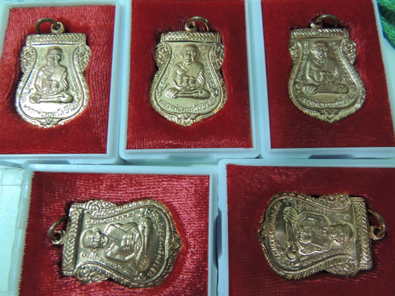 เหรียญหลวงปู่ทวด100ปีอาจารย์ทิมเนื้อทองแดง