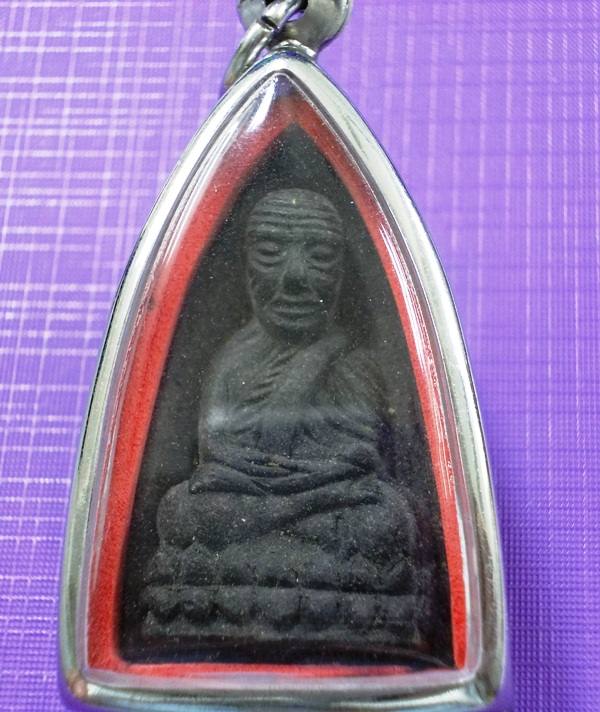หลวงปู่ทวด วัดห้วยมงคล สก.เงินใหญ่ เนื้อว่านคลุกรัก พิมพ์เตารีด
